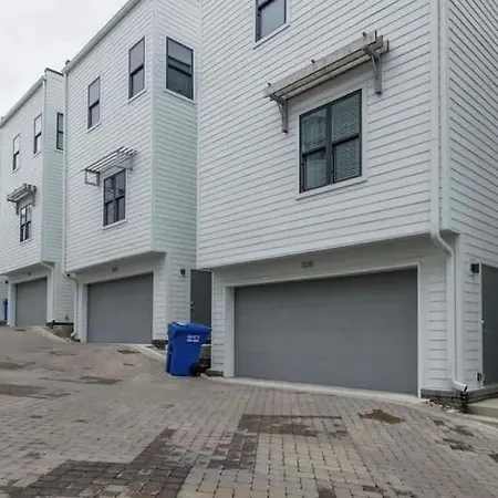 Gorgeous 2miles To Lower Broadway Holiday home