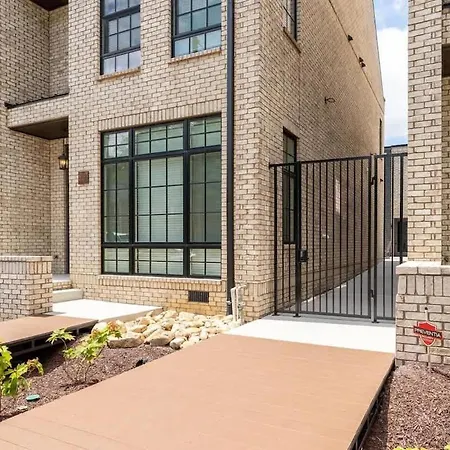 Holiday home Dazzling - Minutes To - Broadway 4br 4ba