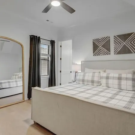 Sprawling Estate - Sleeps 16 Holiday home *