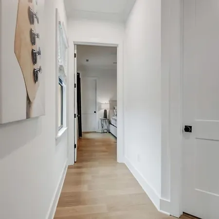 Sprawling Estate - Sleeps 16 *