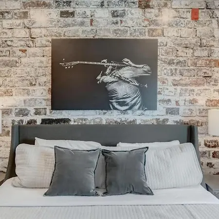 6 Min To Broadway - Gym Rooftop Sleeps 8