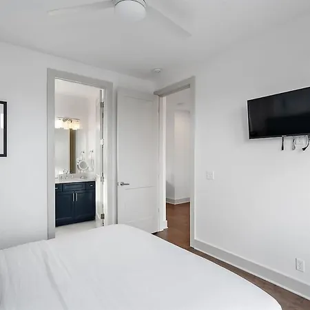 The Southern Lady - Newly Renovated Spacious Patio