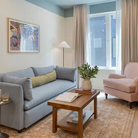 Holiday home 4 Units 16 Guests New 12 South Rooftop Courtyard The Gilmore *