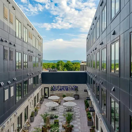 4 Units 16 Guests New 12 South Rooftop Courtyard The Gilmore