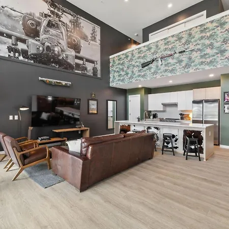 Walk To Broadway! The Man Cave/cowboys & Playboys With Pool & Gym Nashville