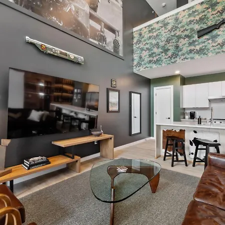 Apartment Walk To Broadway! The Man Cave/cowboys & Playboys With Pool & Gym Nashville