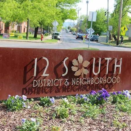 Holiday home 4 Units 16 Guests New 12 South Rooftop Courtyard The Gilmore Nashville