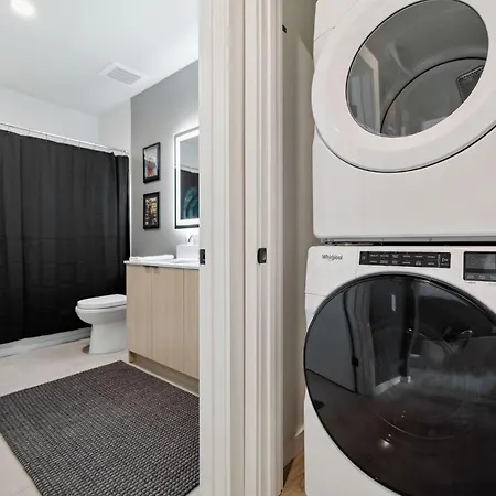 Walk To Broadway! The Man Cave/cowboys & Playboys With Pool & Gym Apartment *