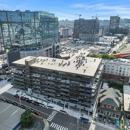 Walk To Broadway! The Man Cave/cowboys & Playboys With Pool & Gym Apartment *