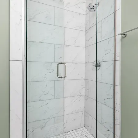 Secret Large 4bd Slp 16p 10min Broad *