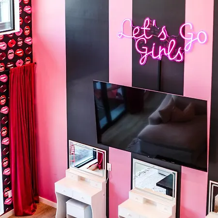Broadway Girls In Downtown Nash, Great For Groups, Walk To Broadway Apartment