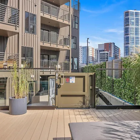 Broadway Girls In Downtown Nash, Great For Groups, Walk To Broadway Apartment *