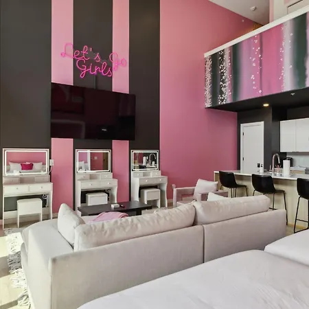Broadway Girls In Downtown Nash, Great For Groups, Walk To Broadway * Nashville