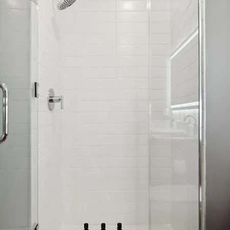 Broadway Girls In Downtown Nash, Great For Groups, Walk To Broadway Apartment *