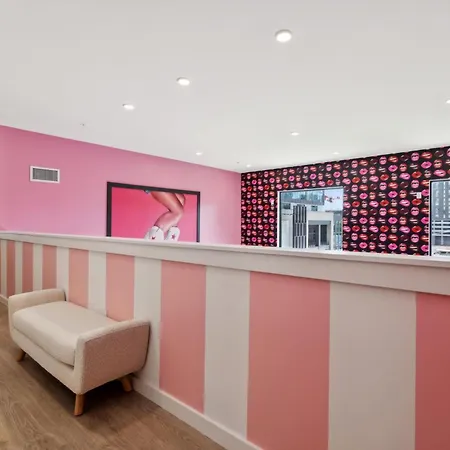 Broadway Girls In Downtown Nash, Great For Groups, Walk To Broadway Apartment *