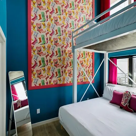 Apartment Broadway Girls In Downtown Nash, Great For Groups, Walk To Broadway Nashville