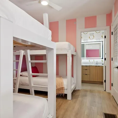 Broadway Girls In Downtown Nash, Great For Groups, Walk To Broadway Apartment