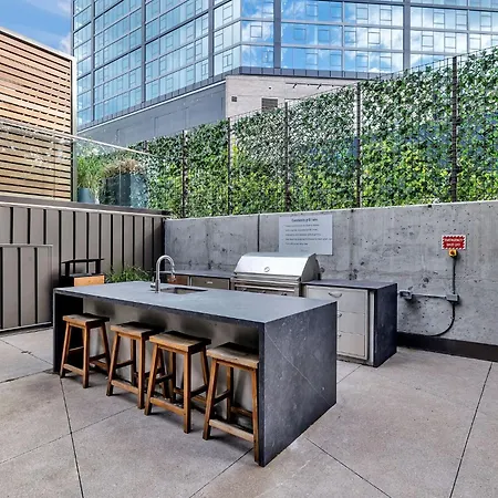 Apartment Broadway Girls In Downtown Nash, Great For Groups, Walk To Broadway Nashville