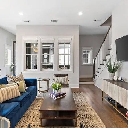 Holiday home Modern Bliss With Garage By 12 South Restaurants And 2 Miles Broadway Nashville