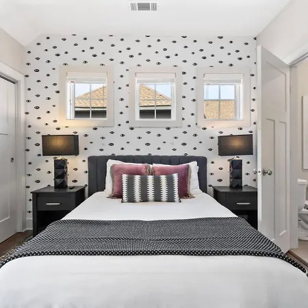 Modern Bliss With Garage By 12 South Restaurants And 2 Miles Broadway Holiday home