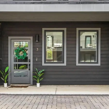 Luxe With Gated Parking Private Balcony And 4 Miles To Downtown * Nashville
