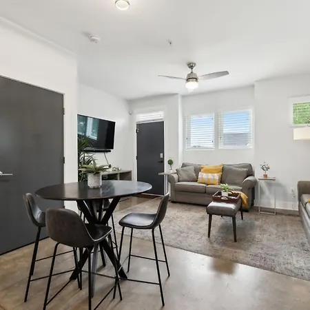 Modern 3-story Townhome W Rooftop & Views Nashville