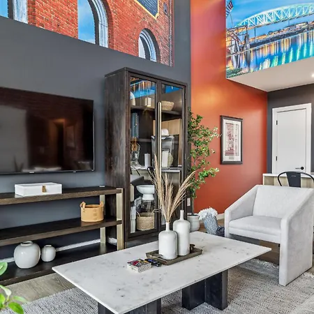 Grand Ole Nashville- Walk To Broadway & Honky Tonks! Apartment *