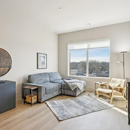 Apartment Luxury E Nash 1 Bed 1 Bath Rooftop Access Parking 30 Or Days By Skyrun *