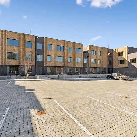 Luxury E Nash 1 Bed 1 Bath Rooftop Access Parking 30 Or Days By Skyrun Apartment