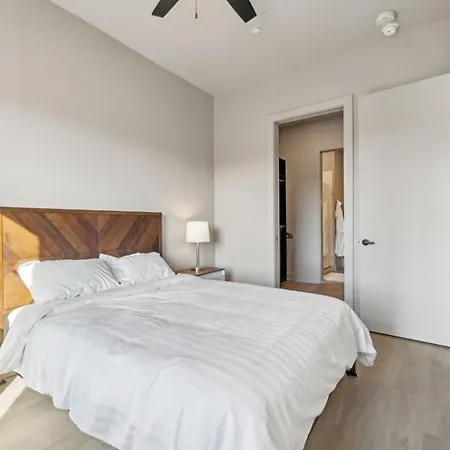 Luxury E Nash 1 Bed 1 Bath Rooftop Access Parking 30 Or Days By Skyrun Apartment Nashville