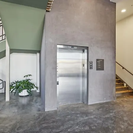 Luxury E Nash 1 Bed 1 Bath Rooftop Access Parking 30 Or Days By Skyrun Nashville
