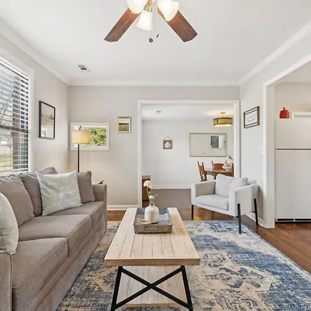 Holiday home East Family Abode 30 Or Days By Skyrun