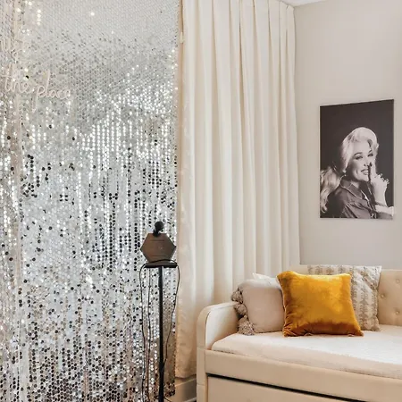 Country Music Themed Goodrich Ave By Skyrun * Nashville