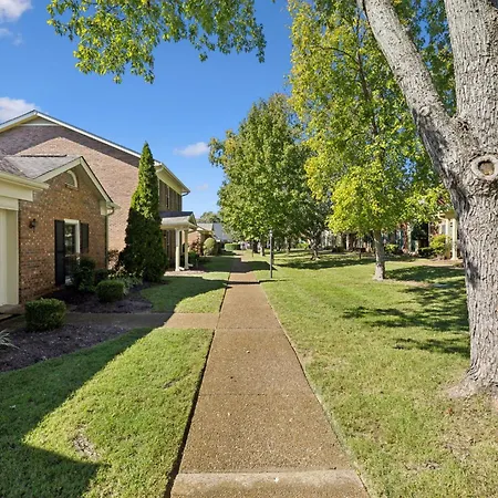 Holiday home Charming Vintage 3 Bedroom Townhome 30 Or Days By Skyrun Nashville