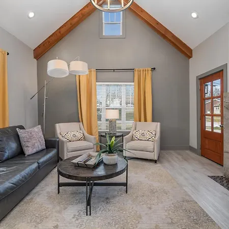 - 1821 Pearl St Holiday home