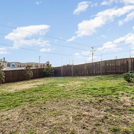 - 1821 Pearl St Holiday home