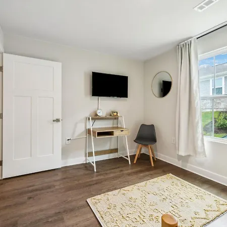 Stylish Vibe 2 Bed 2 Bath 30 Or Days By Skyrun *