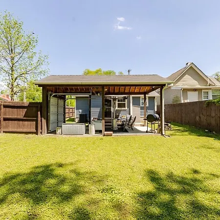 The Little Blue Haus - Two Miles To Broadway Holiday home Nashville