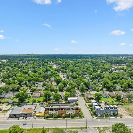 Spacious 3-story Townhome W Rooftop & Views * Nashville