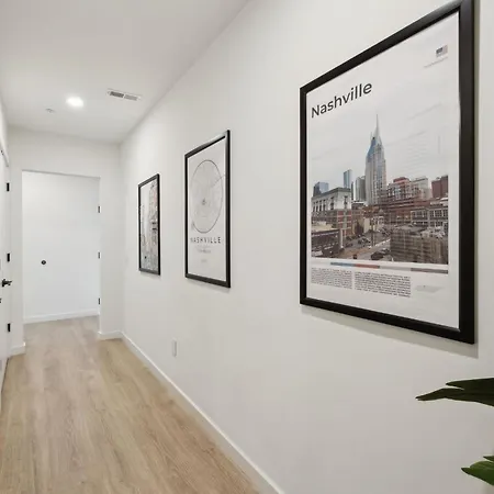 Skyline Nights Downtown Nash W/ Views, Pool, Gym *