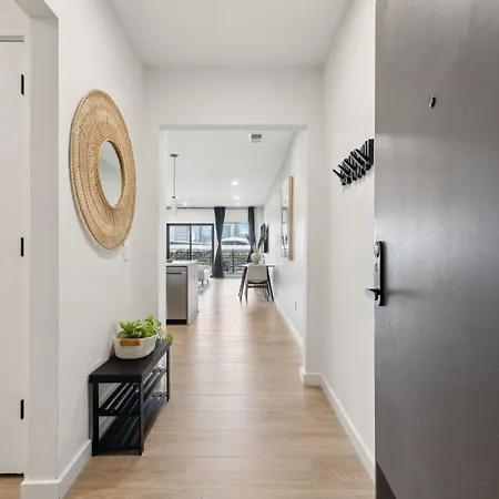 Apartment Skyline Nights Downtown Nash W/ Views, Pool, Gym *