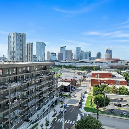 Skyline Nights Downtown Nash W/ Views, Pool, Gym Nashville