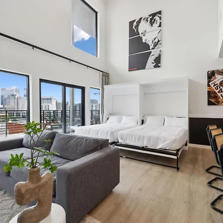 Holiday home Beverly Nash Downtown, Incredible Skyline Views, Walk To Broadway! Nashville