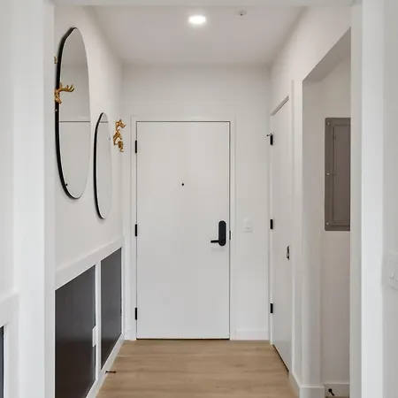 Holiday home Beverly Nash Downtown, Incredible Skyline Views, Walk To Broadway!