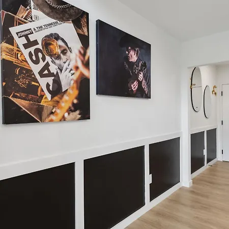 Beverly Nash Downtown, Incredible Skyline Views, Walk To Broadway! Holiday home Nashville