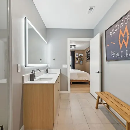 Apartment Walk To Broadway From Whiskey Glasses, Bach Party Approved With Pool And Gym *