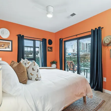 Apartment Walk To Broadway From Whiskey Glasses, Bach Party Approved With Pool And Gym *
