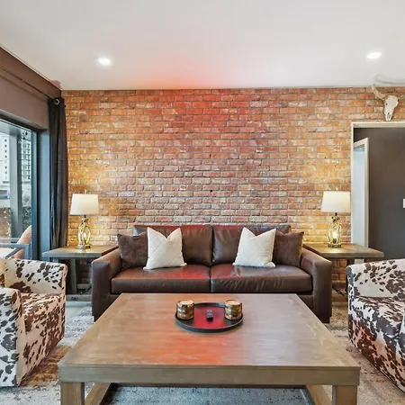 Walk To Broadway From Whiskey Glasses, Bach Party Approved With Pool And Gym * Nashville