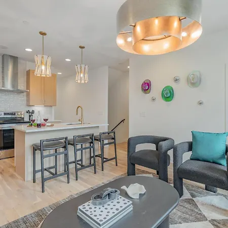 Trillium-3 Unit Combo-private Decks-near Broadway
