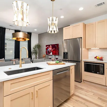 Trillium-3 Unit Combo-private Decks-near Broadway Nashville